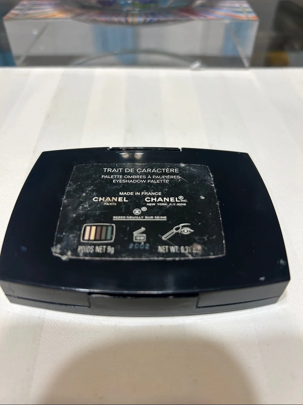 CHANEL TRAIT DE CARACTERE Shimmer Eyeshadow Palette - Neutral to Green Tones